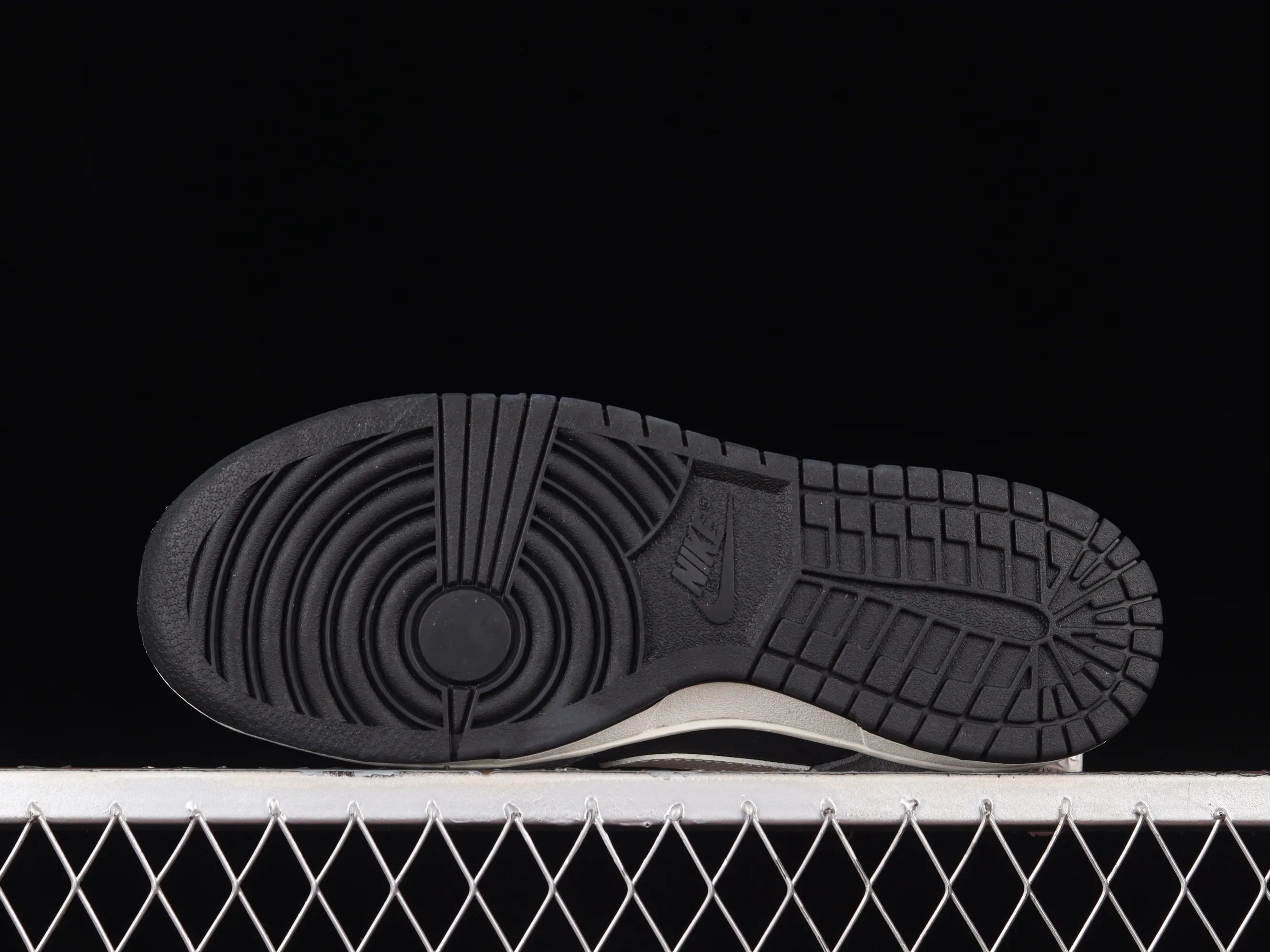 All categories Nk SB Dunk Series Nk SB Dunk Low low-top sneakers Nk SB Dunk Low SB dunk series low-top casual sports skateboard shoes 304714-004